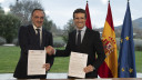 Firma del pacto Partido Popular y UPN en Pamplona