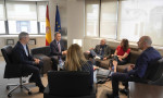 Feijóo, Ana Alós y Juan Bravo junto al secretario general de UGT