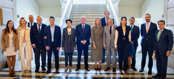 Alicia García en una reunión con opositores venezolanos, previa a la Comisión de Asuntos Iberoamericanos, en la que ha comparecido María Corina Machado 