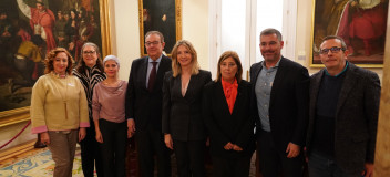 Representantes del PP Senado en una reunión con representantes del sector de las peluquerías y centros de estética