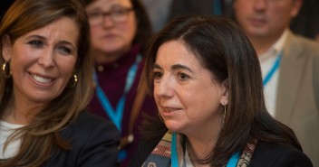 Alicia Sánchez-Camacho en la Convención Nacional junto a Beatriz Escudero 