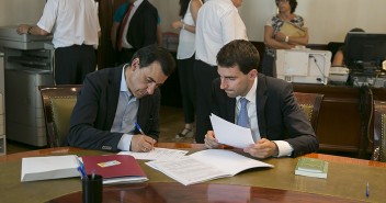 Fernando Martinez-Maillo firma su acta como diputado