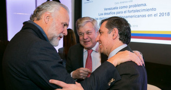 José Ramón García-Hernández, participa en la conferencia Venezuela como problema. Los desafíos para el fortalecimiento de las de