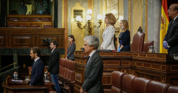 Minuto de silencio, a propuesta de Pablo Casado, en el Pleno en el Congreso de los Diputados