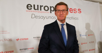 El presidente del Partido Popular, Alberto Núñez Feijóo, interviene en el Desayuno informativo de Europa Press.