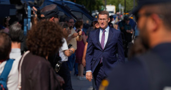 Alberto Núñez Feijóo en la toma de posesión de Isabel Díaz Ayuso.