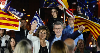 Feijóo y Dolors Montserrat en el acto de inicio de la campaña de las elecciones europeas