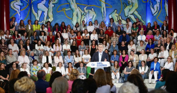 Alberto Núñez Feijóo en el acto Mujer, Familia y Conciliación en Santander