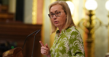 Teresa Angulo en e Pleno del Congreso