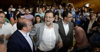 Mariano Rajoy junto al candidato del PP para la Región de Murcia, Pedro Antonio Sánchez y el alcalde de Murcia, José Ballesta