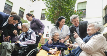 Alberto Nuñez Feijóo visita la Fundación Hospital y Nuestra Señora de los Dolores San Jacinto Cordoba