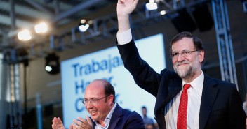 Mariano Rajoy junto al Candidato de la Región de Murcia en el acto
