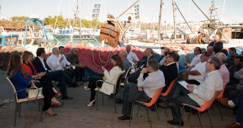 Miguel Arias Cañete se reúne con cofradías de pescadores en Palma de Mallorca