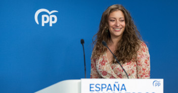 Ester Muñoz, vicesecretaria de Educación y Sanidad