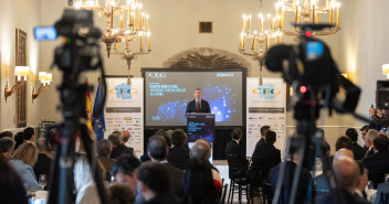 Alberto Núñez Feijóo en el desayuno Empresarios Santiago de Compostela