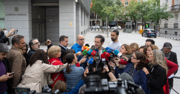 Borja Sémper atiende a los medios de comunicación