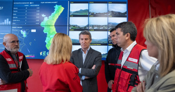 Feijoo en su visita al Centro de Emergencias en Valencia