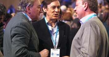 Rafael Hernando junto con Barreiro y Monago