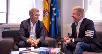 Feijóo con Wayne Griffiths, presidente de SEAT y CUPRA