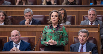 La secretaria general del PP, Cuca Gamarra, en la sesión de control al Gobierno