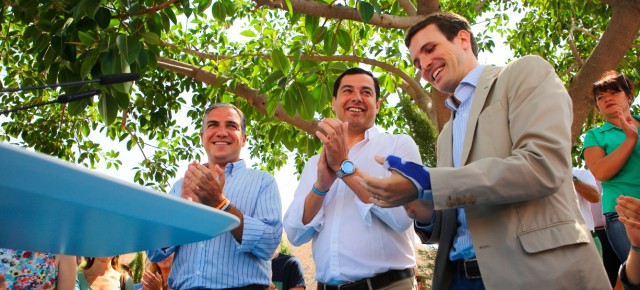 Pablo Casado con Juanma Moreno y Elías Bendodo en Málaga