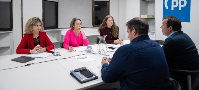 El PP tiende la mano a los empleados públicos y denuncia la “gran irresponsabilidad” del Gobierno al poner en peligro Muface