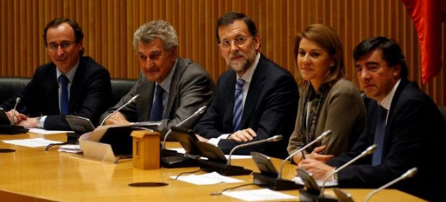 Mariano Rajoy preside la reunión de los parlamentarios del Grupo Popular