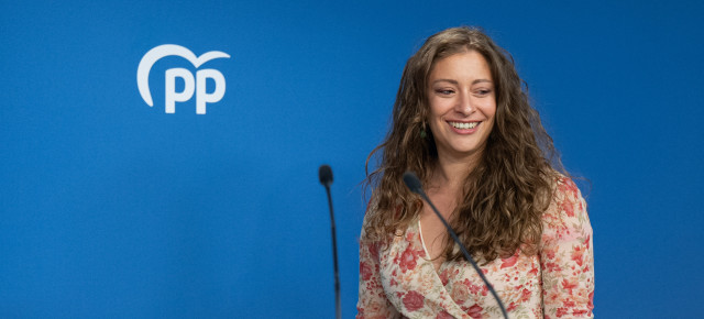 Ester Muñoz y Borja Sémper en rueda de prensa