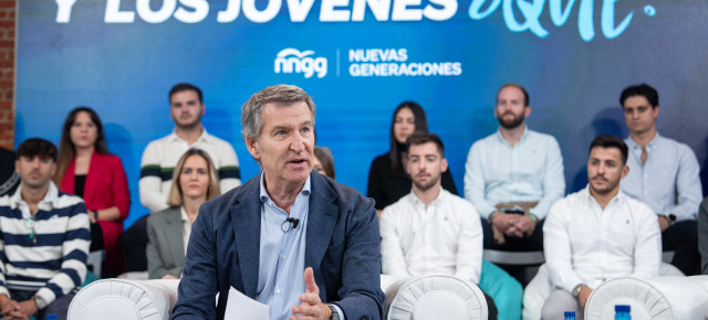 Alberto Núñez Feijóo interviene en un encuentro con presidentes de Nuevas Generaciones