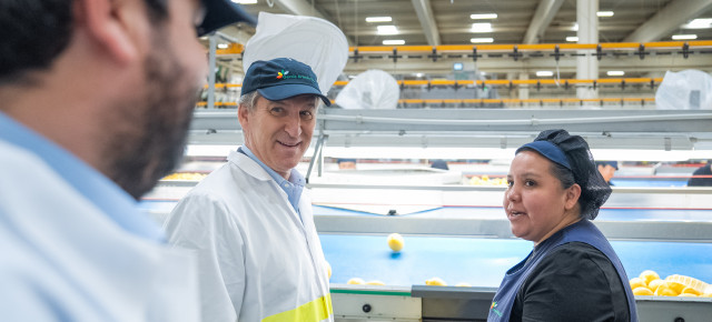 Feijóo y López Miras visitan la empresa García Aranda