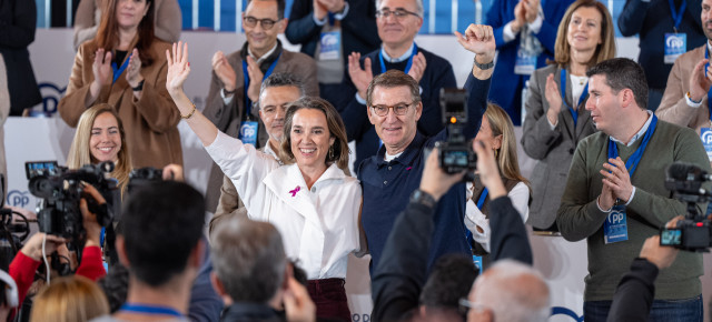 Alberto Núñez Feijóo y Cuca Gamarra en la clausura del XVII Congreso Autonómico del PP de La Rioja