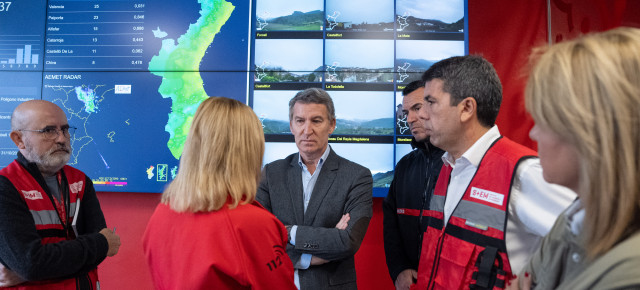 Feijoo en su visita al Centro de Emergencias en Valencia