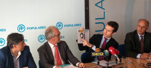 Pablo Casado durante su intervención en una comparecencia para valorar los PGE 2017