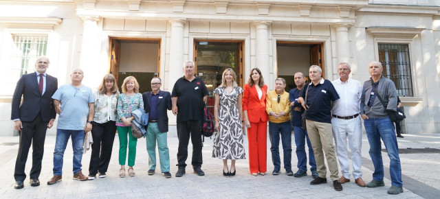 Alicia García, Rosa Romero y Enrique Ruiz Escudero se reúnen con la Asociación de Víctimas de Talidomida en España