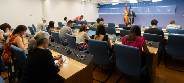 Miguel Tellado en rueda de prensa en el Congreso