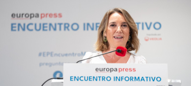 Cuca Gamarra durante la presentación de Manuel Domínguez en el desayuno informativo de Europa Press