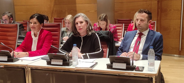 Nidia Arévalo, Javier Jiménez y Carmen Pobo en el Senado 