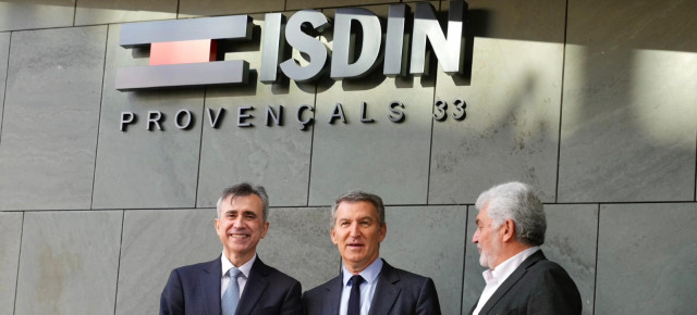 Feijóo visita la sede de ISDIN