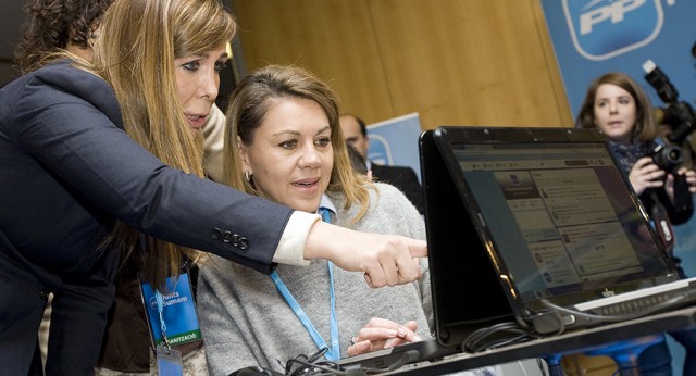 María Dolores de Cospedal y Alicia Sánchez-Camacho en la convención del PP de Cataluña