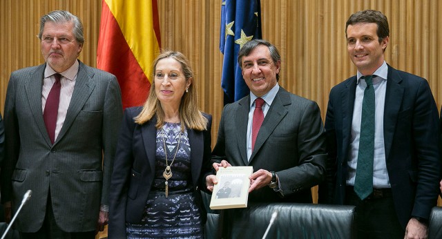 Presentación del libro Reflexiones desde fuera de la muralla, de José Ramón García-Hernández