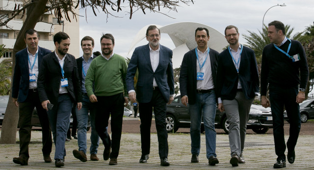 El Presidente y los Vicesecretarios a su llegada a la Escuela de Invierno