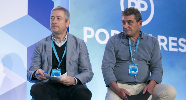 Inocencio González y Agustín Manrique Lara en la Escuela de Invierno Partido Popular