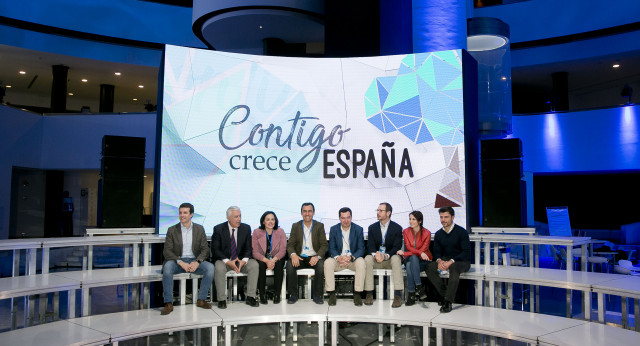 Nuestros vicesecretarios junto a Juanma Moreno visitan el recinto de la Convención Nacional de Sevilla 2018