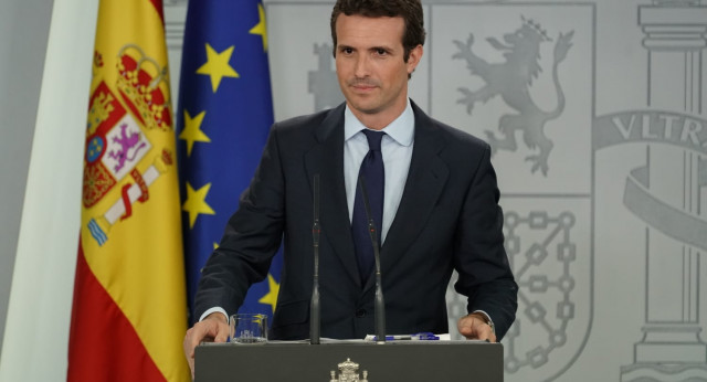 El presidente del Partido Popular, Pablo Casado, atiende a los medios de comunicación desde La Moncloa