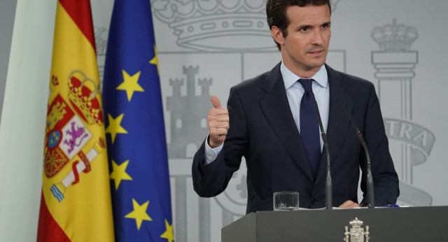 El presidente del Partido Popular, Pablo Casado, atiende a los medios de comunicación desde La Moncloa