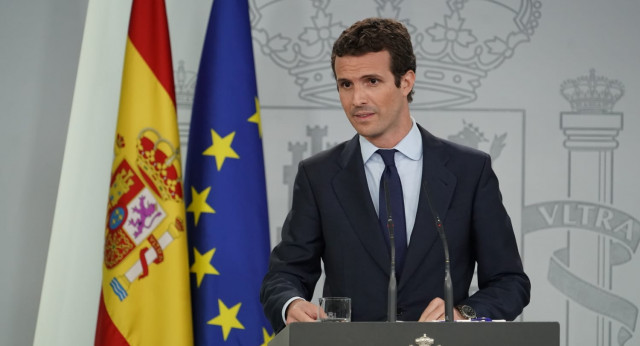 El presidente del Partido Popular, Pablo Casado, atiende a los medios de comunicación desde La Moncloa