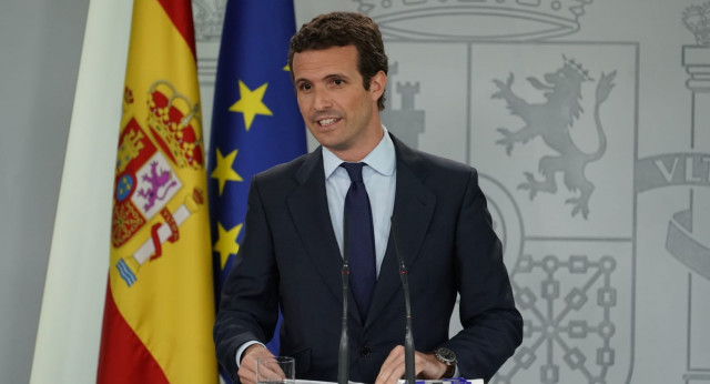 El presidente del Partido Popular, Pablo Casado, atiende a los medios de comunicación desde La Moncloa