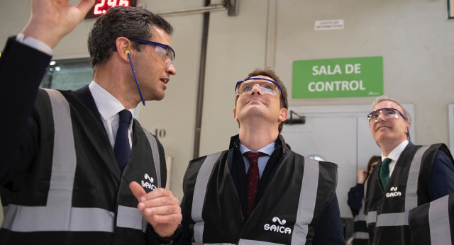 Visita de Pablo Casado a Zaragoza y a la fábrica de papel de SAICA