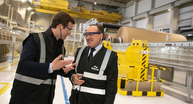 Visita de Pablo Casado a Zaragoza y a la fábrica de papel de SAICA