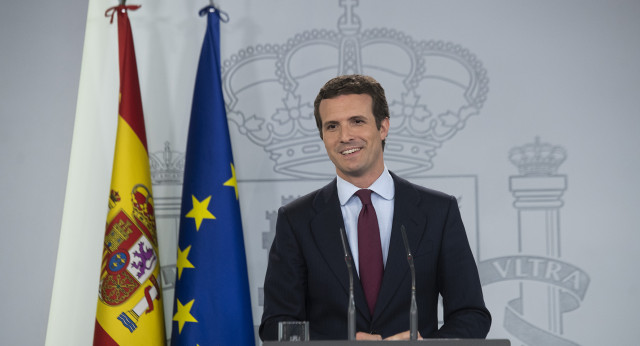 Pablo Casado se reúne con Pedro Sánchez en Moncloa